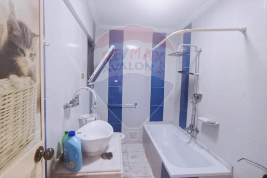 Apartment for sale 90 m Moharam Bek (Madenat El Shabab)