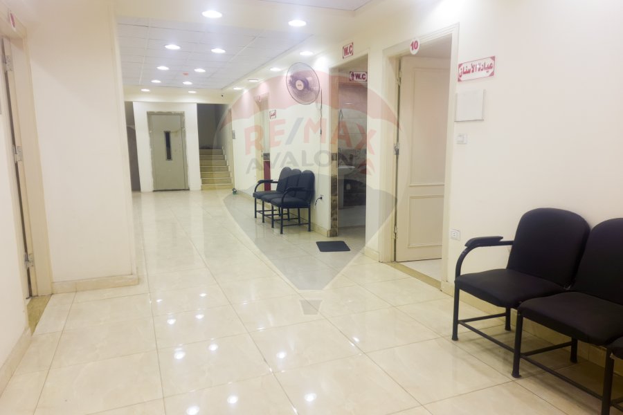 مركز طبي للإيجار 450 م الهانوفيل (طريق اسكندرية مطروح)