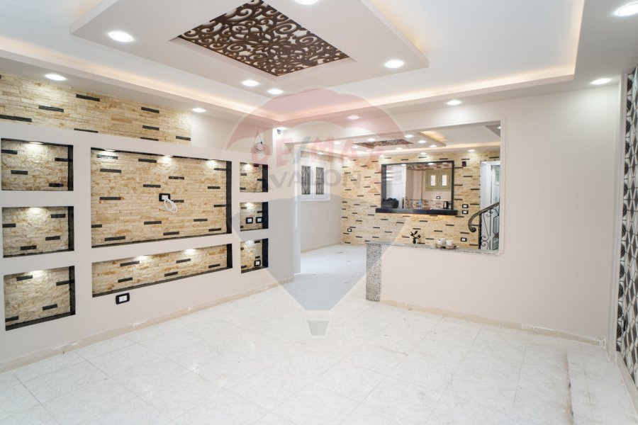 Villa for sale 250m Mamoura beach (directly on the sea) -