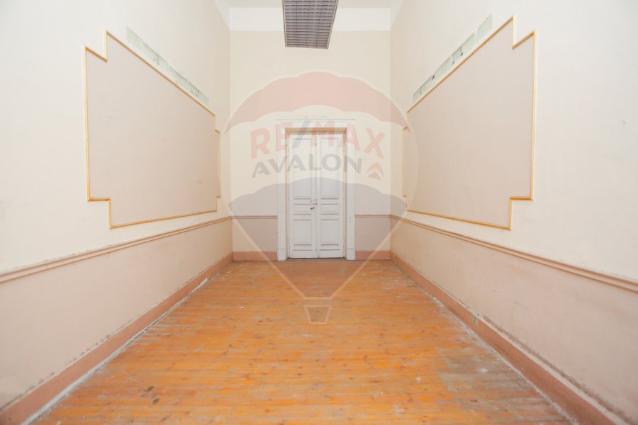 Castle for sale Al-Hay Al-Latiny (Steps from Fouad St. and Sultan Hussein St.) 1,460 m