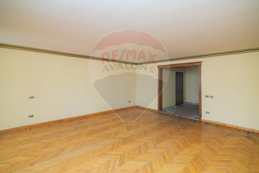 Apartment for sale 270 m Kafr Abdo (steps from Saint Jenny)
