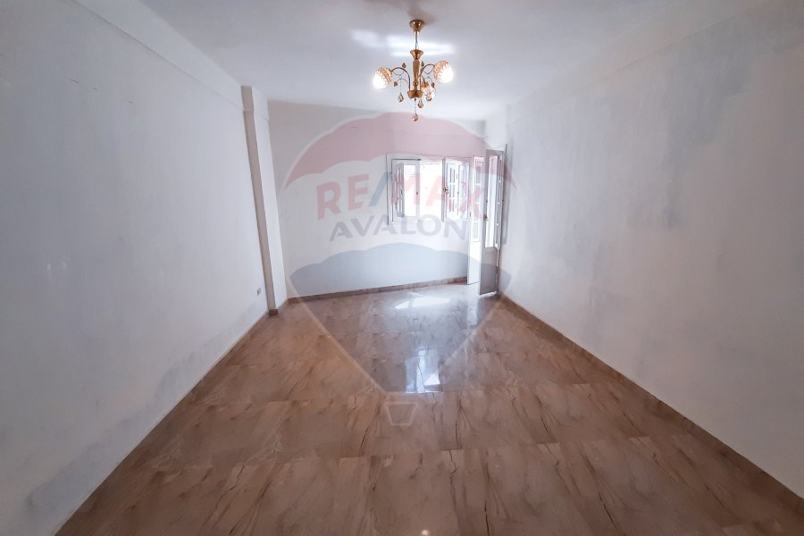 Apartment For Rent 130 m Al Ibrahimiah ( directly on the sea )