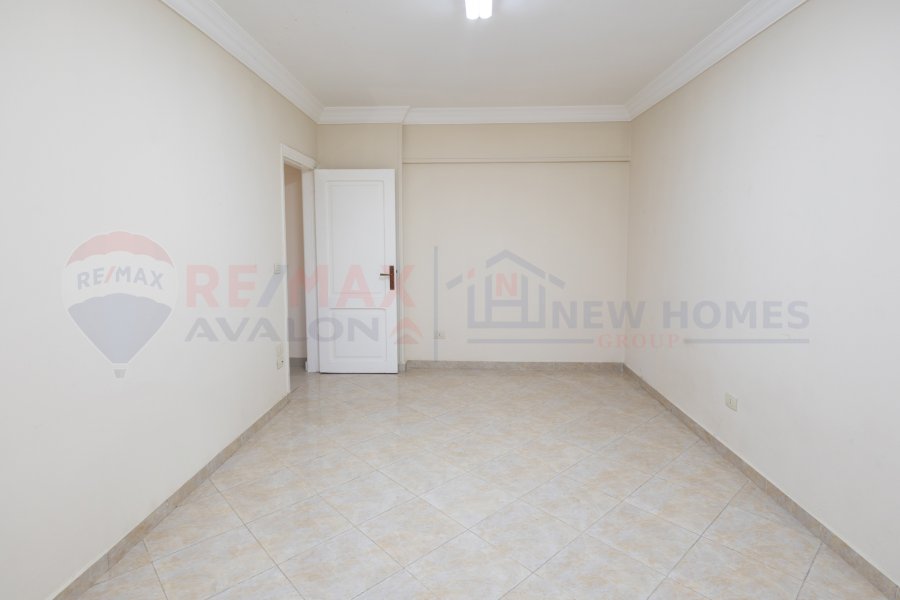 Apartment for sale 200 m Ibrahimiya (steps from Sporting Club)