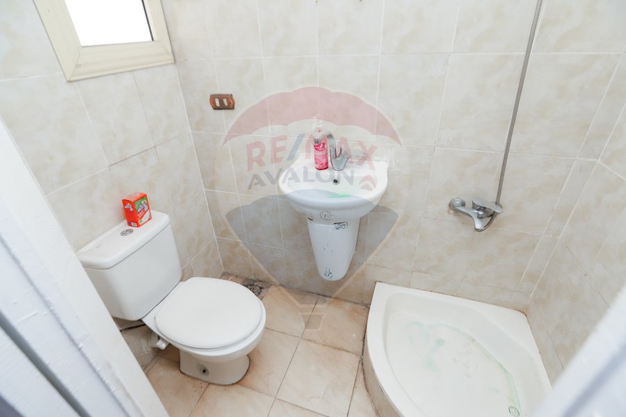 Apartment for sale 150 m Smouha - (steps from Fawzi Moaz Square)