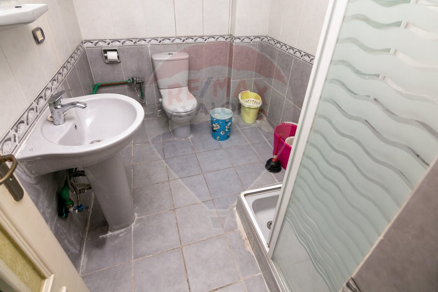 Apartment for sale 250 m Camp Chezar (directly on the sea)