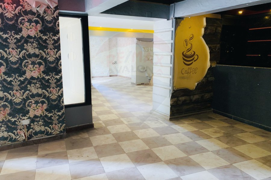 محل للبيع 90 م السرايا ( خطوات من البحر )