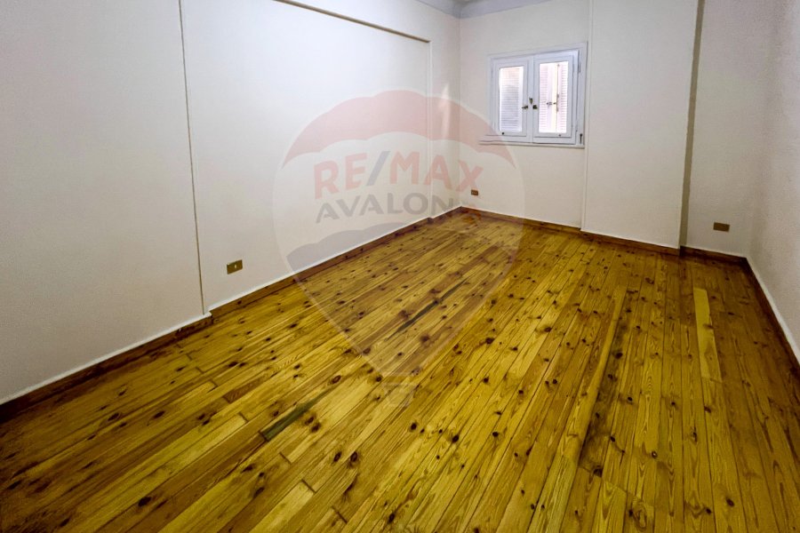 Apartment for rent 240 m Sedi Gaber (Bahaa El Din El Ghatoury St)
