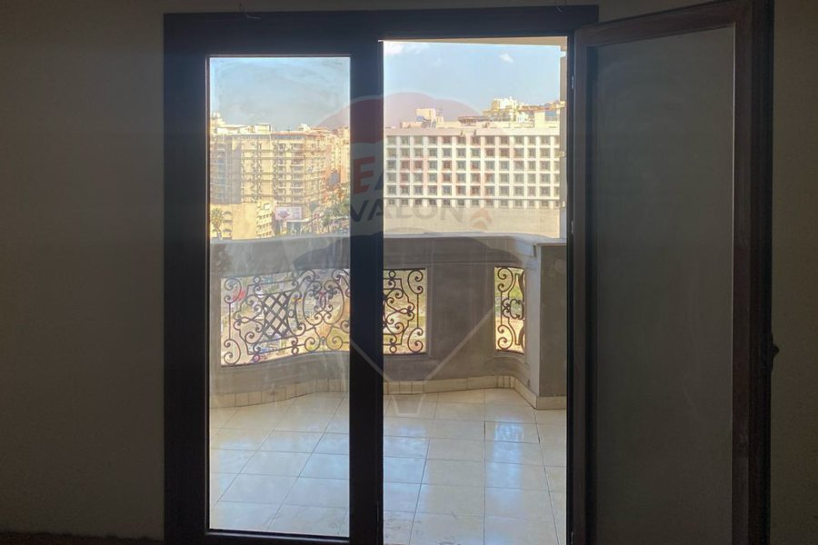 Apartment for sale 180 m Smouha (Fawzi Moaz main St - Brand building)