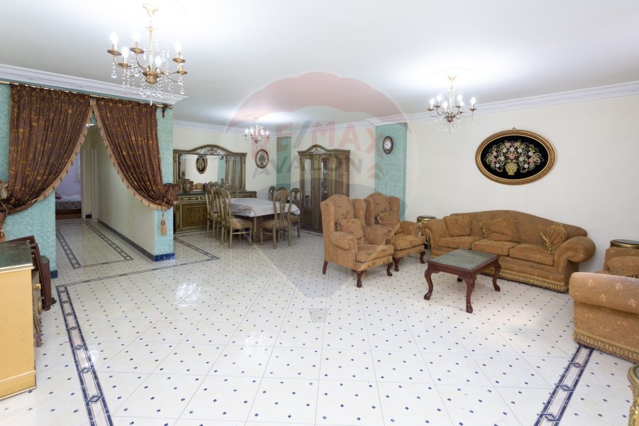 Apartment for sale 184 m Sporting (Steps from Port Said St. and the sea)
