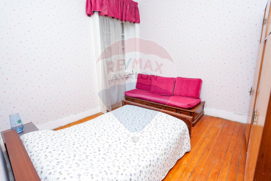 Apartment For Rent 370 m Latin District