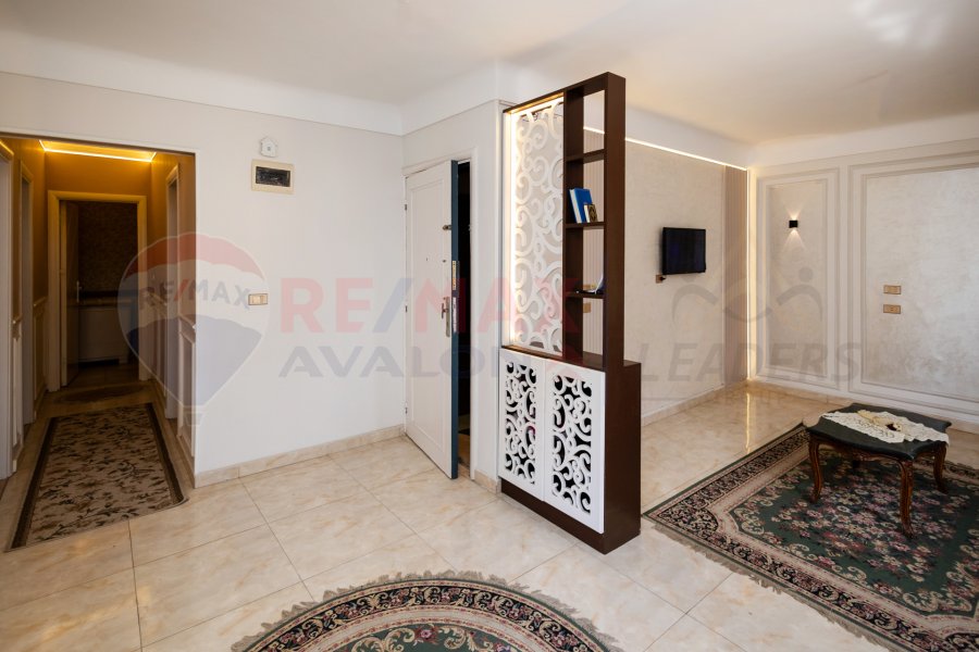 Apartment for rent 100 m Sidi Bishr (2nd number from sea)