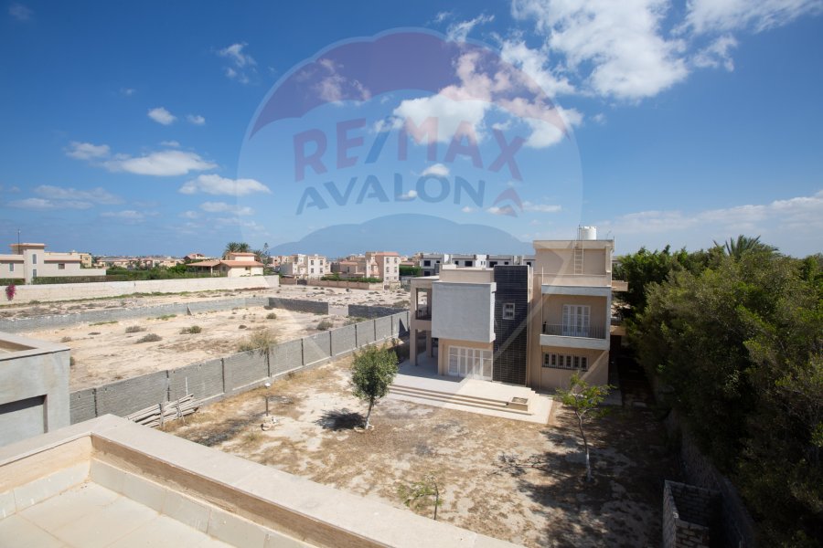 Stand alone villa for sale (Al-Kafouri Road) King Mariout 857 m