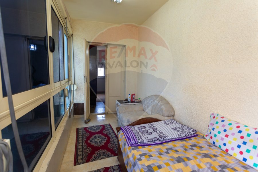 Apartment for sale 125 m Sidi Gaber (directly on the sea) - 3,500,000 EGP