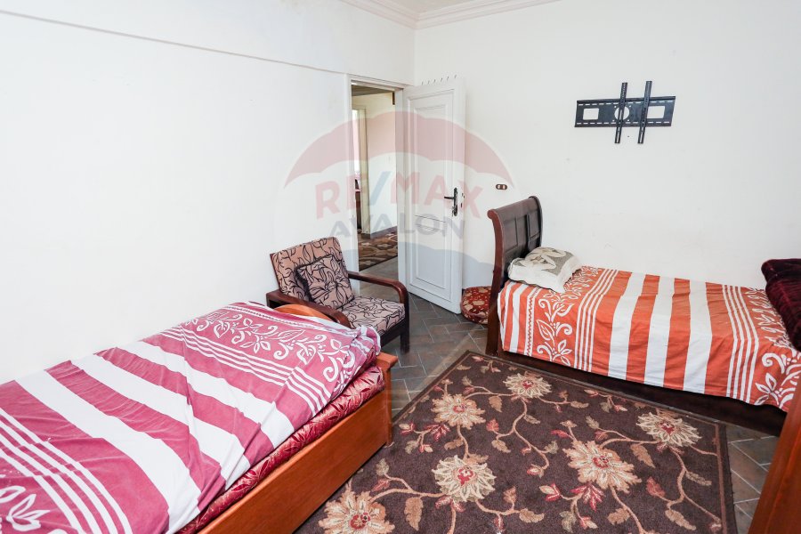 Apartment For Sale 134 m Sidi Gaber ( Directly on the Sea - Top of City square )