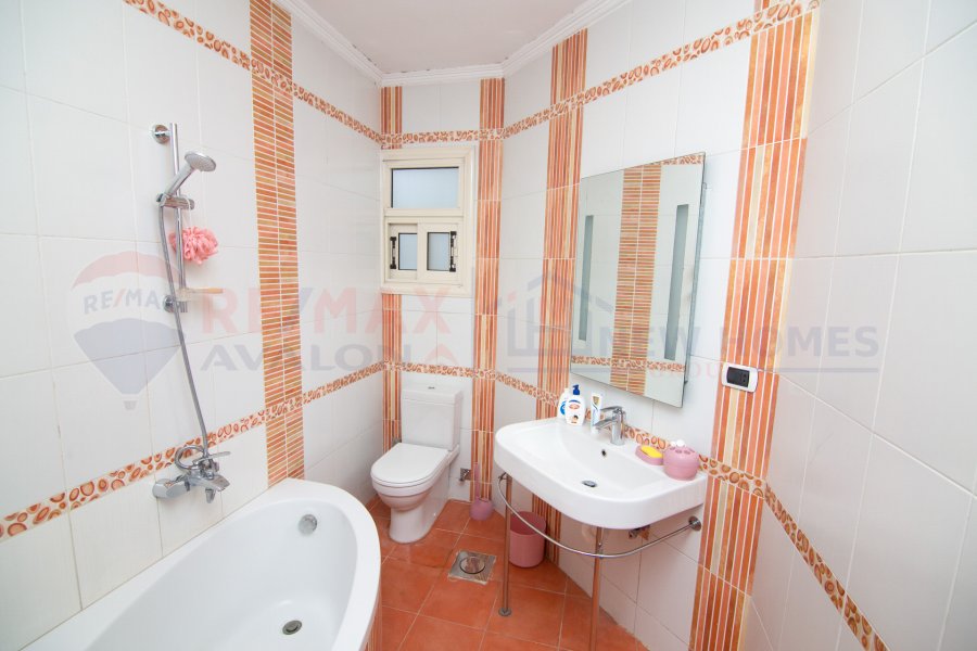 Apartment for sale 330 m Camp Caesar (Directly on the sea)