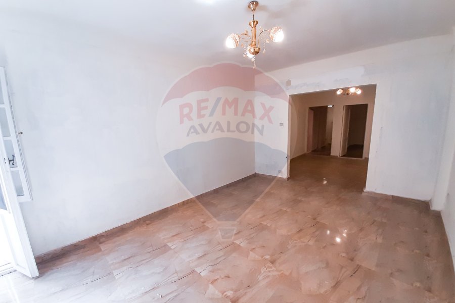 Apartment For Rent 130 m Al Ibrahimiah ( directly on the sea )