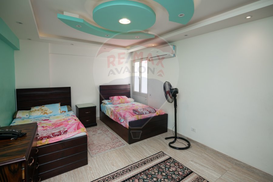 Apartment for sale 180 m El Shatby (steps from the sea)