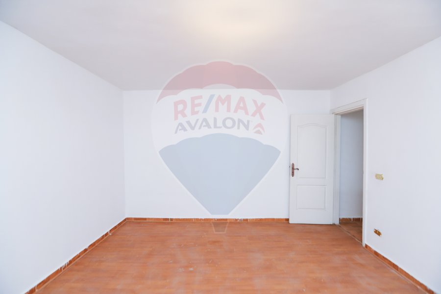 Apartment for sale 150 m Smouha - (steps from Fawzi Moaz Square)