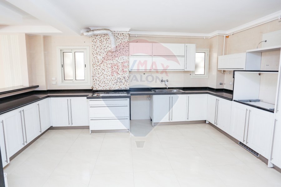 Apartment for rent 250 m Smouha (Solik Towers)