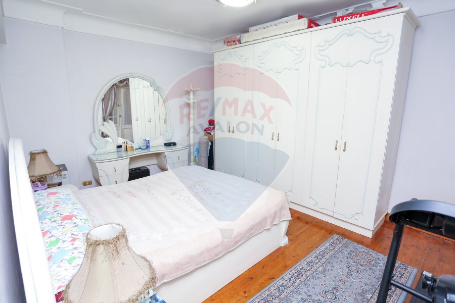 Apartment For Sale 235 m Gleem (Elezaa St.)