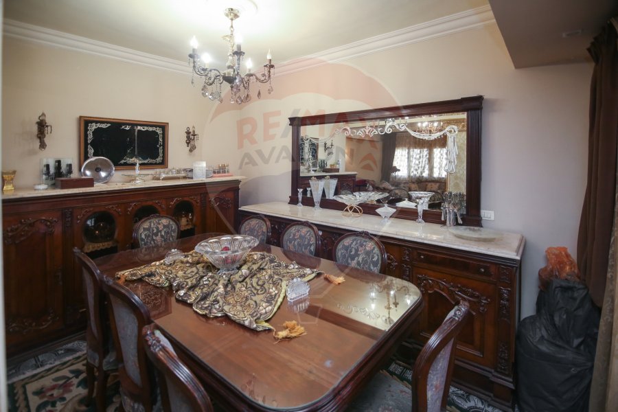 Apartment for sale 300 m Sidi Gaber (steps from the sea)
