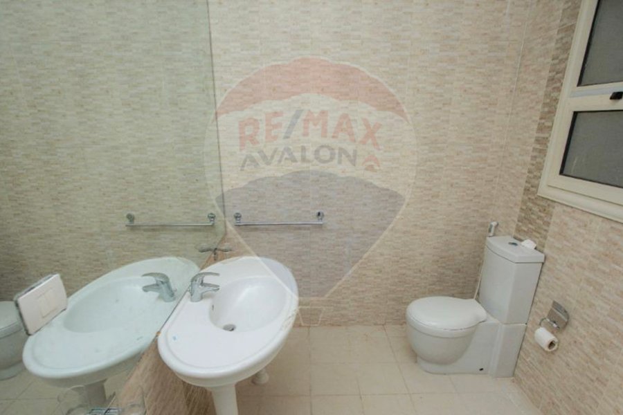 Twin house Villa for sale 450 m King mariout (Alex West Compound)
