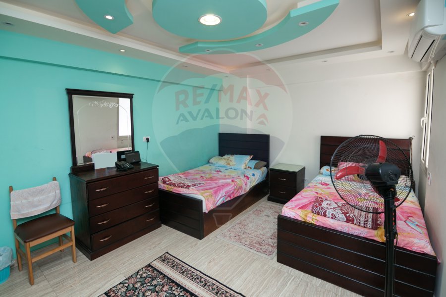 Apartment for sale 180 m El Shatby (steps from the sea)