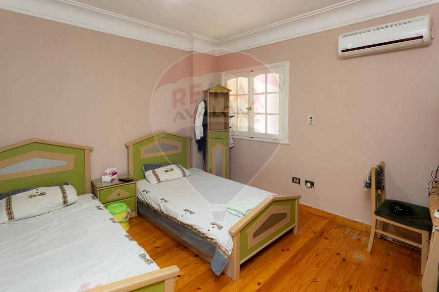 Apartment for sale 185 m Roushdy (Between the tram and the sea)