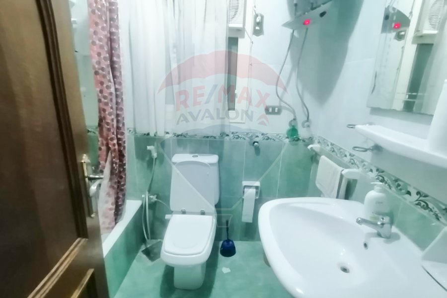 Apartment for sale 200 m Stanley (steps from the sea)