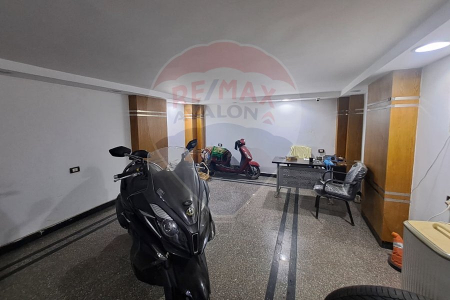 Shop 150 m + Up Floor 70 m for sale Sidi Bishr (2nd from Al Essawy st.)