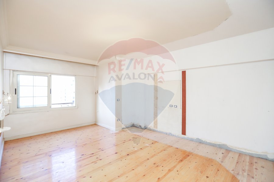 Apartment for sale 240 m Smouha - ( Fawzi Moaz St - steps from Smouha square )