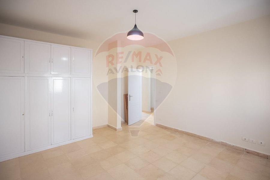 Standalone Chalet for sale (Palm Beach) 550 m