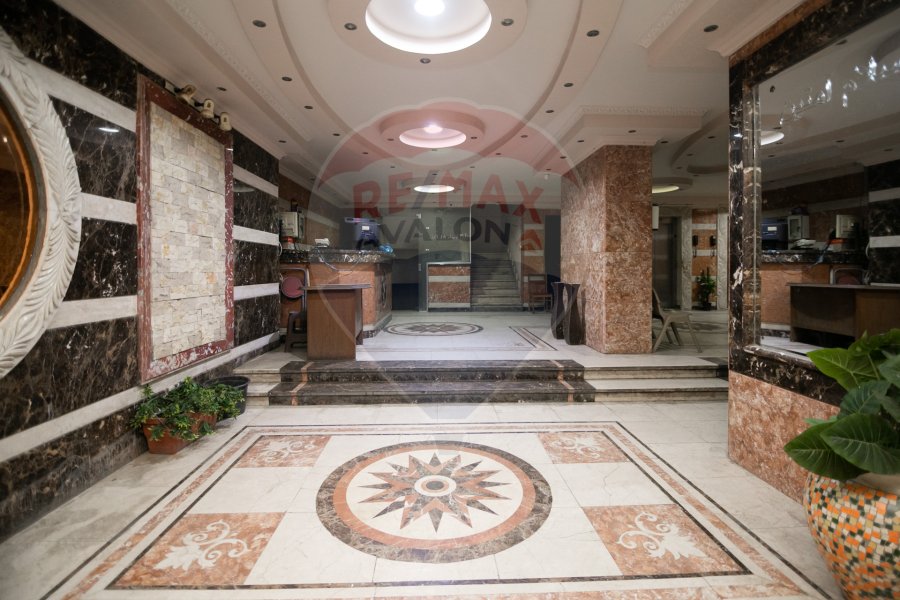 Apartment for sale 180 m El Shatby (steps from the sea)