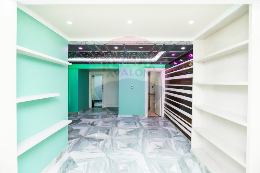 Administrative unite for sale 200 m Ibrahimya (abo qer st)