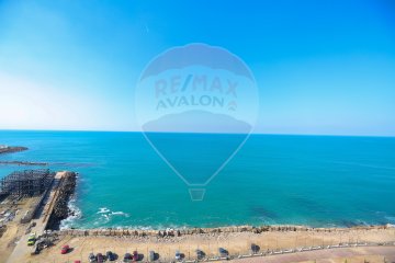 Apartment for sale 410 m in Lauran (directly on the sea)