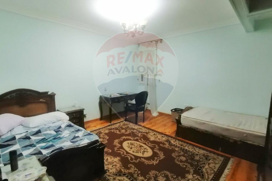 Apartment for sale 200 m Stanley (steps from the sea)