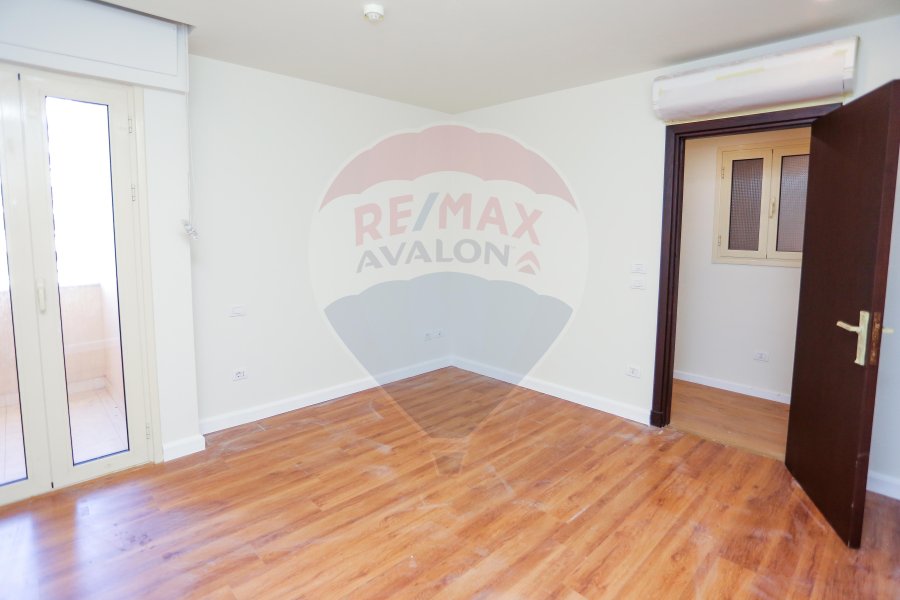 Apartment for sale 255 m Smouha (Fawzy Moaz main street)