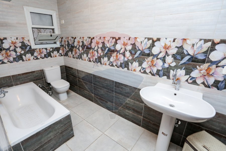 Apartment for Sale 165 m Cleopatra (steps from port said st)