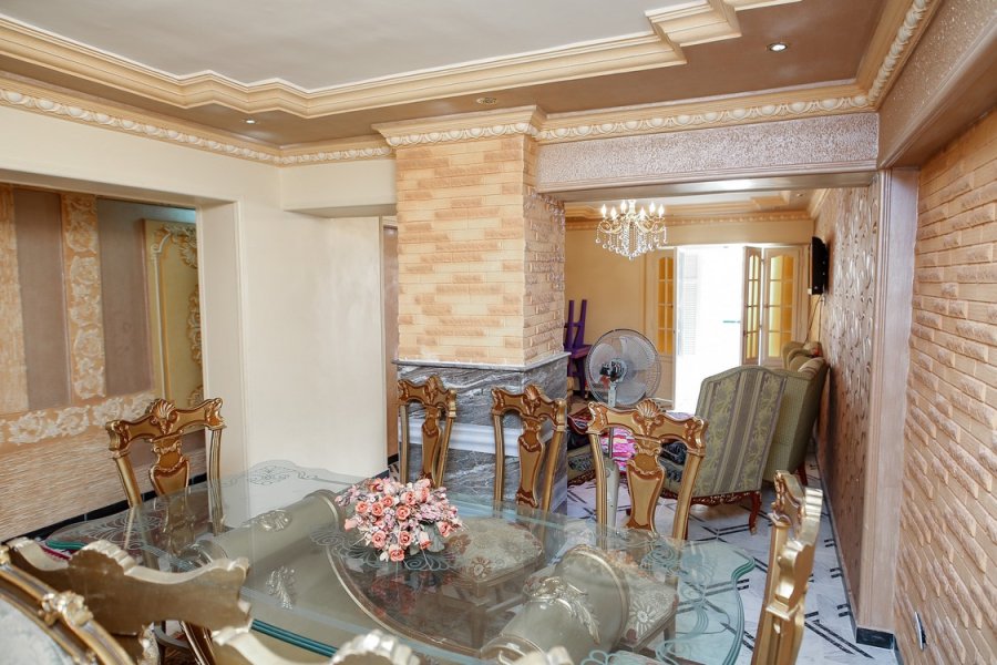 شقة للبيع 158م رشدي (على الترام مباشرة)
