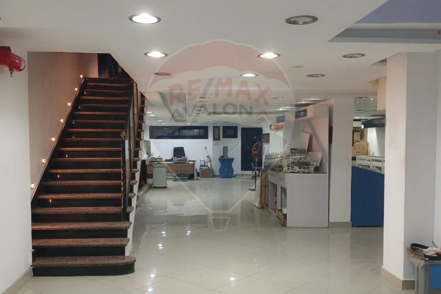 محل + صندرة للبيع 405 م الإبراهيميه (ش بور سعيد)