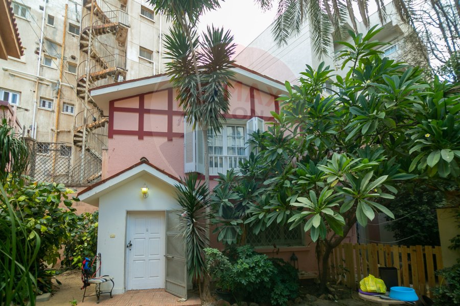 Villa for rent 800 m Kafr Abdo (steps from Abu Qir St.)