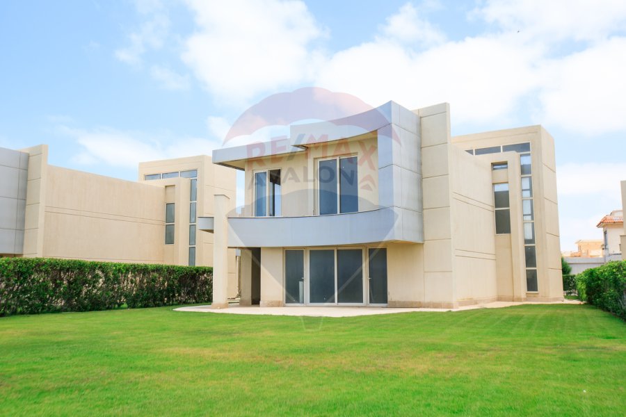 Villa for sale 1,010 m North Coast Sidi Kerir (Sidra Compound - First Row Sea)
