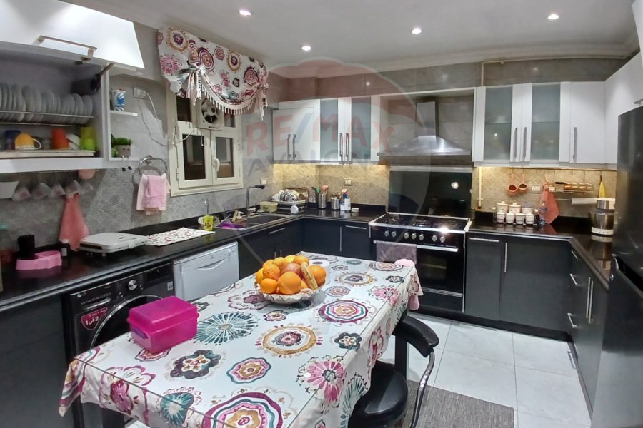 Apartment for sale 341 m El Shlalt (Cleopatra Plaza Towers)