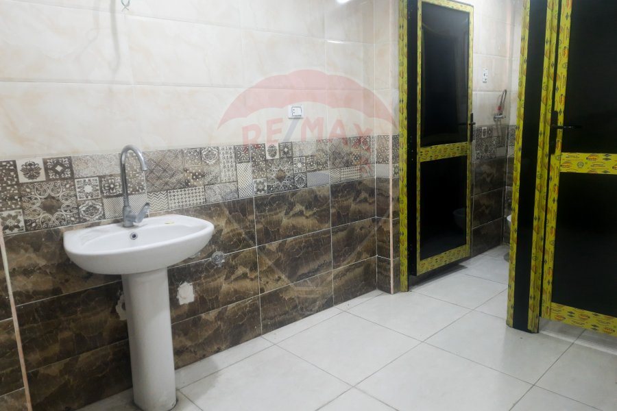 مركز طبي للإيجار 450 م الهانوفيل (طريق اسكندرية مطروح)