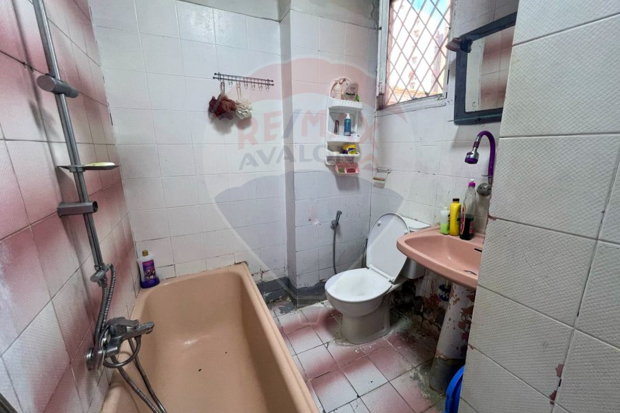 Apartment for sale 120 m Moharam Bek (El Rasafa St)