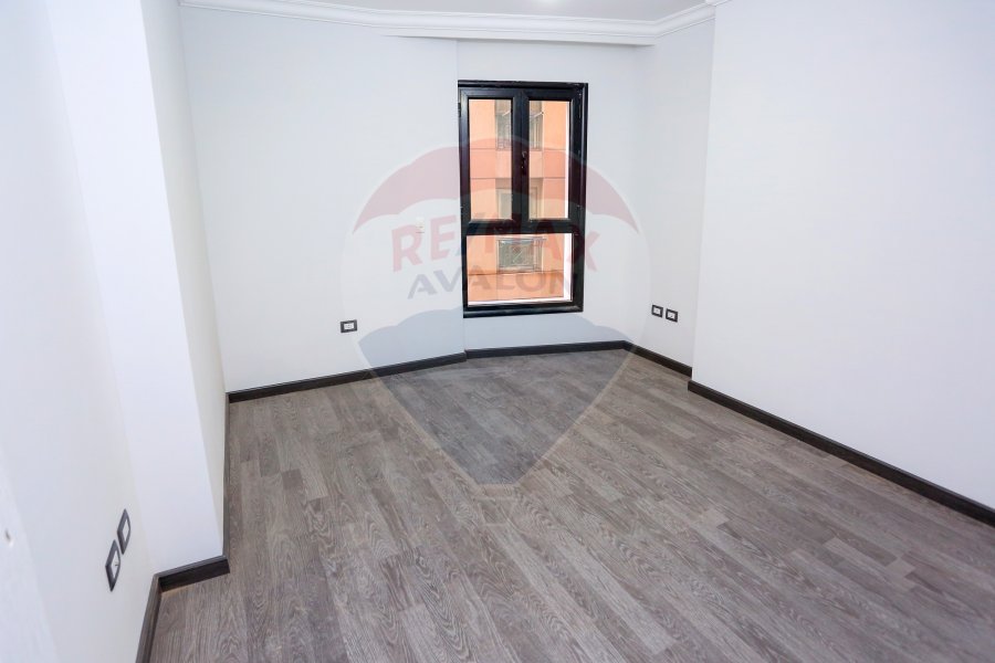 Apartement for sale 182 m Smouha (East Tower Compound - Ryada scool st)