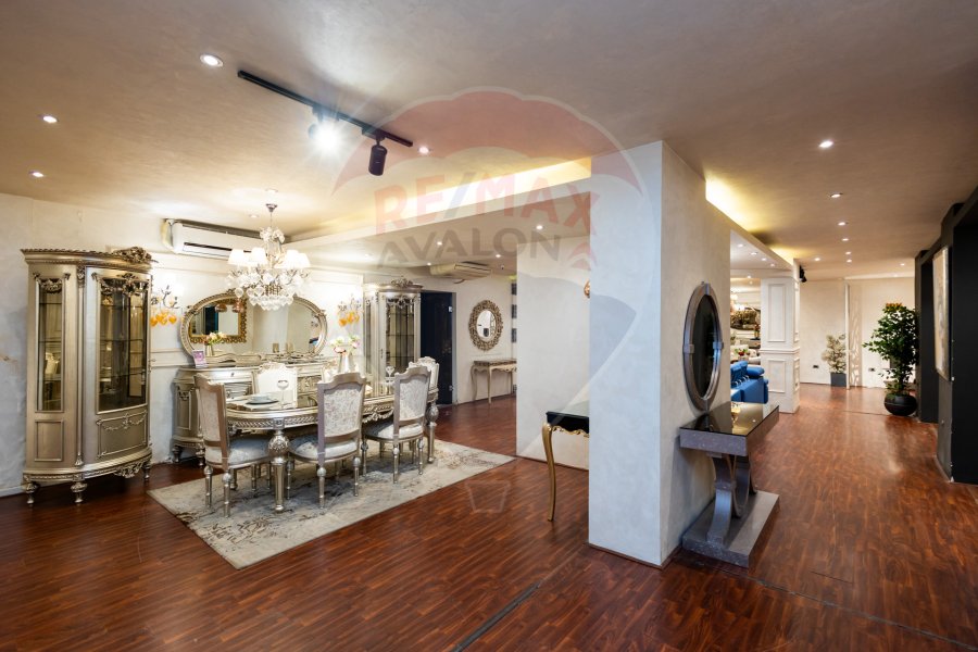 Shop for rent 600 m Louran (directly on the tram)