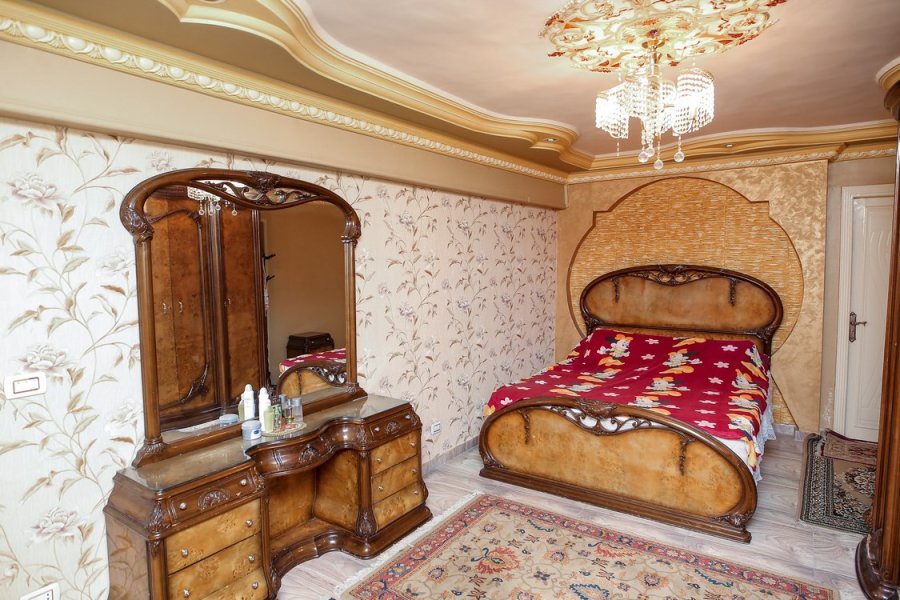 شقة للبيع 158م رشدي (على الترام مباشرة)