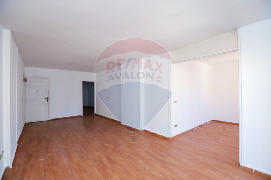 Apartment for sale 150 m Smouha - (steps from Fawzi Moaz Square)