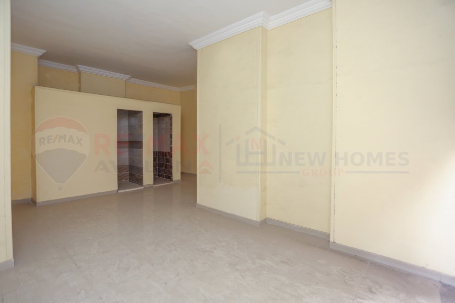 Shop for rent 43 m Al-Ibrahimia (second number from Abu Qir st.)